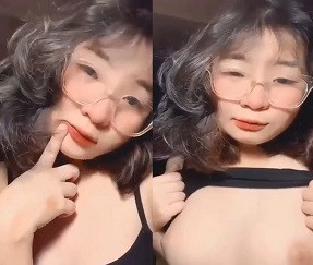 Bạn gái địt còn hơn máy khâu công nghiệp